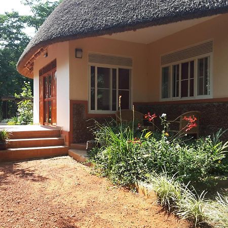 Lira Brownstone Country Home المظهر الخارجي الصورة