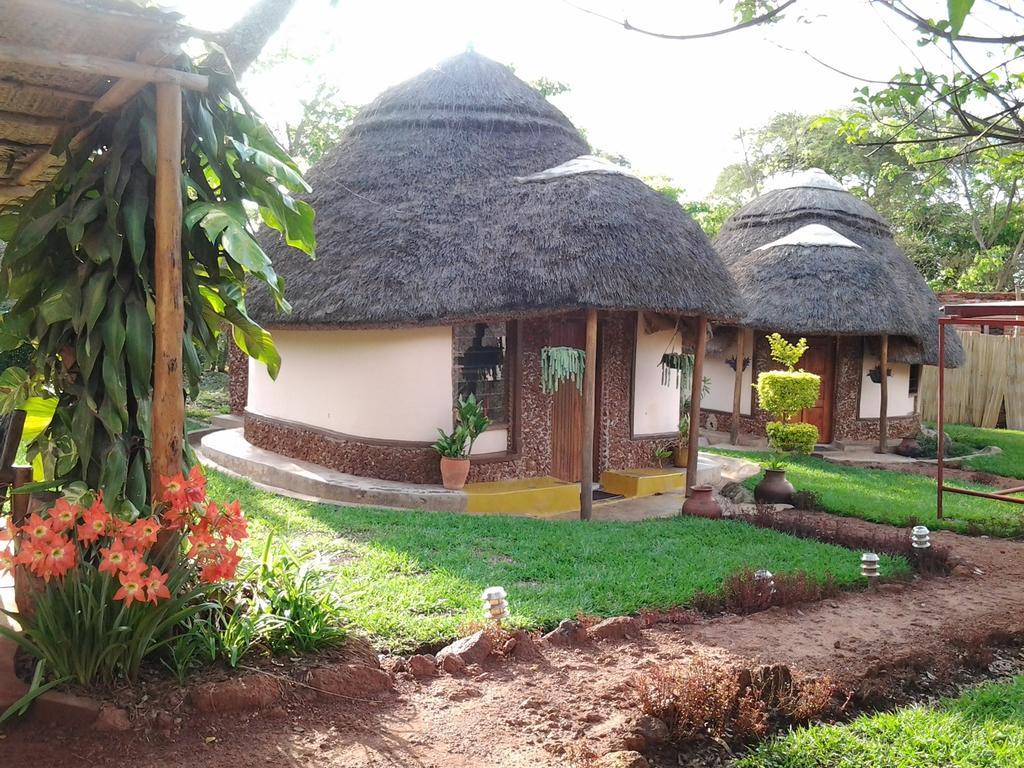 Lira Brownstone Country Home المظهر الخارجي الصورة