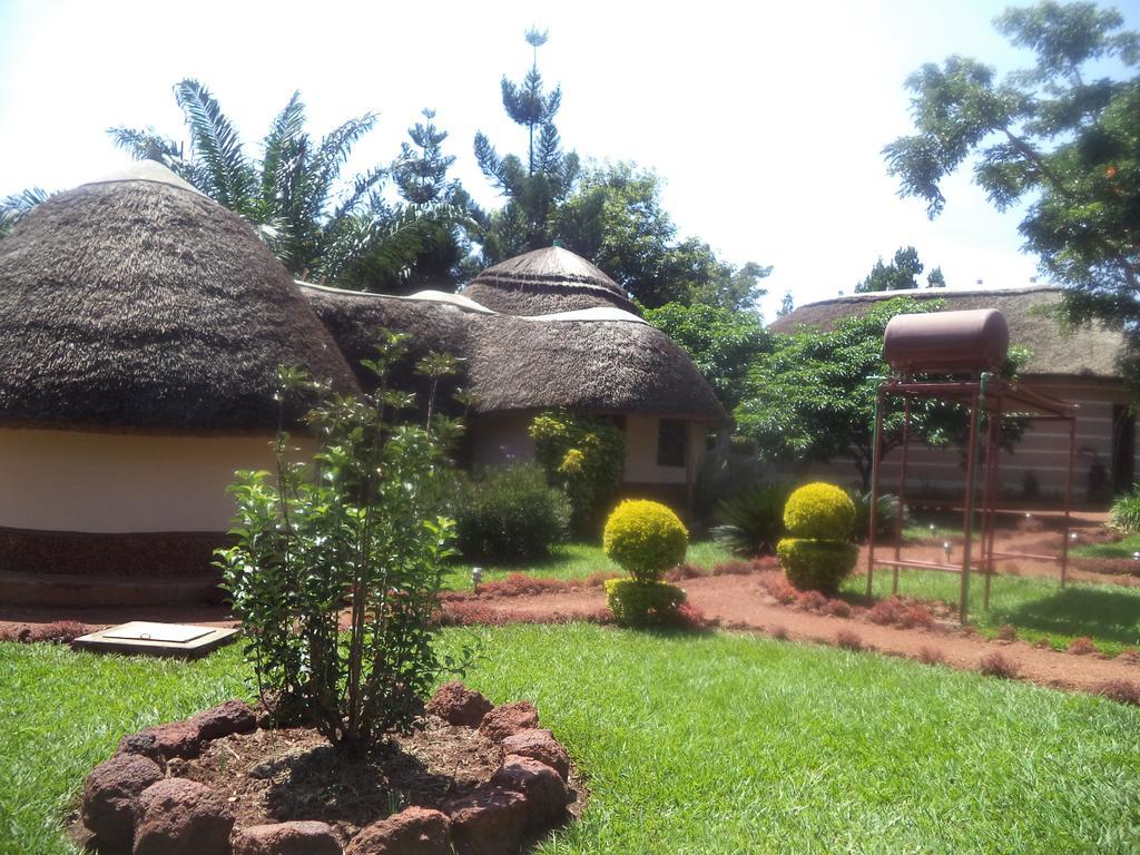 Lira Brownstone Country Home المظهر الخارجي الصورة