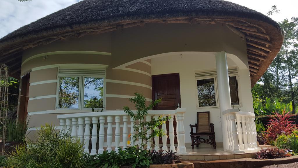 Lira Brownstone Country Home المظهر الخارجي الصورة