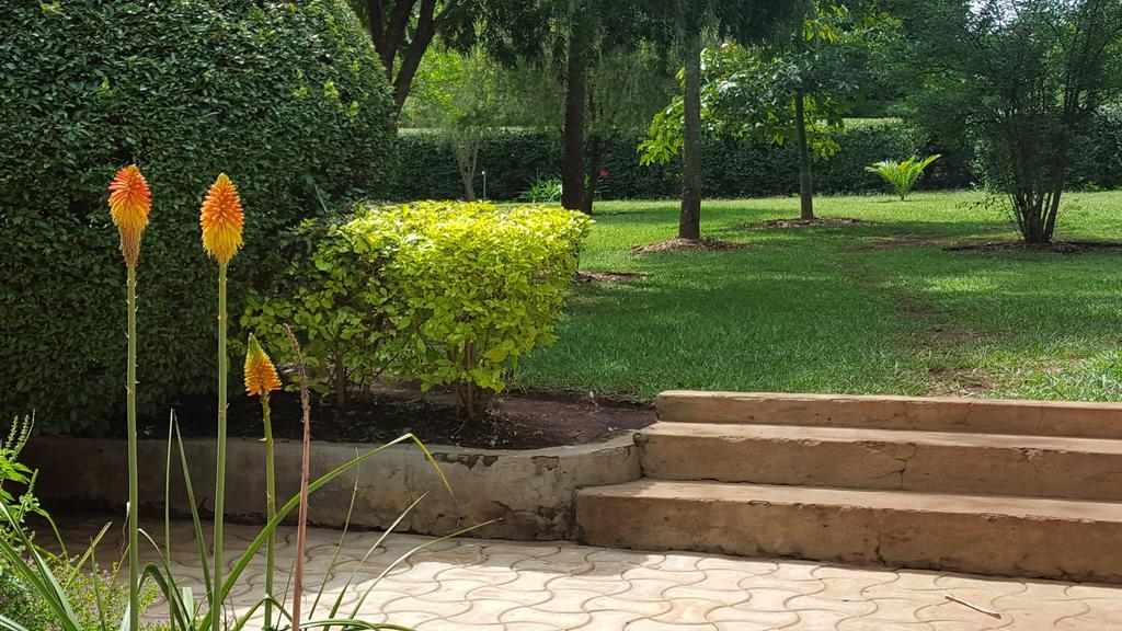 Lira Brownstone Country Home المظهر الخارجي الصورة