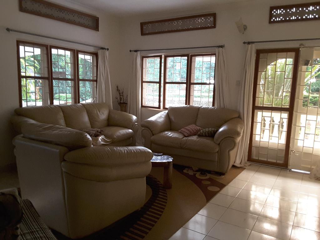Lira Brownstone Country Home المظهر الخارجي الصورة