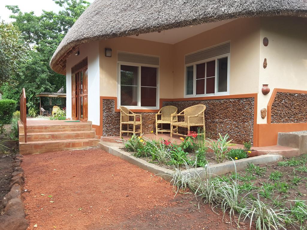 Lira Brownstone Country Home المظهر الخارجي الصورة