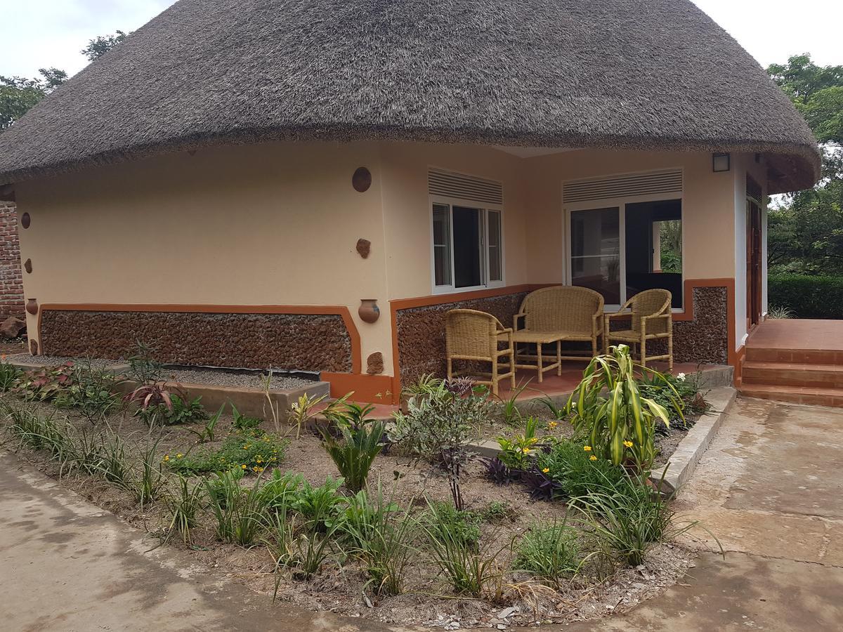 Lira Brownstone Country Home المظهر الخارجي الصورة