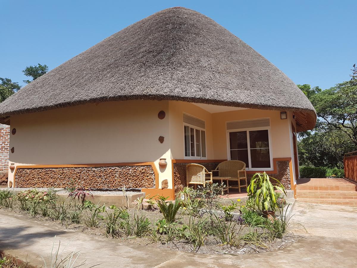Lira Brownstone Country Home المظهر الخارجي الصورة