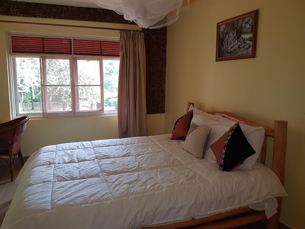 Lira Brownstone Country Home المظهر الخارجي الصورة