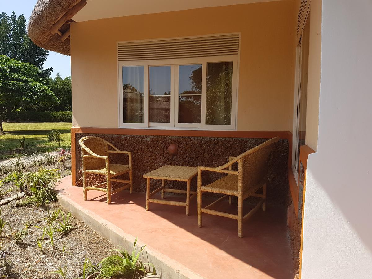 Lira Brownstone Country Home المظهر الخارجي الصورة