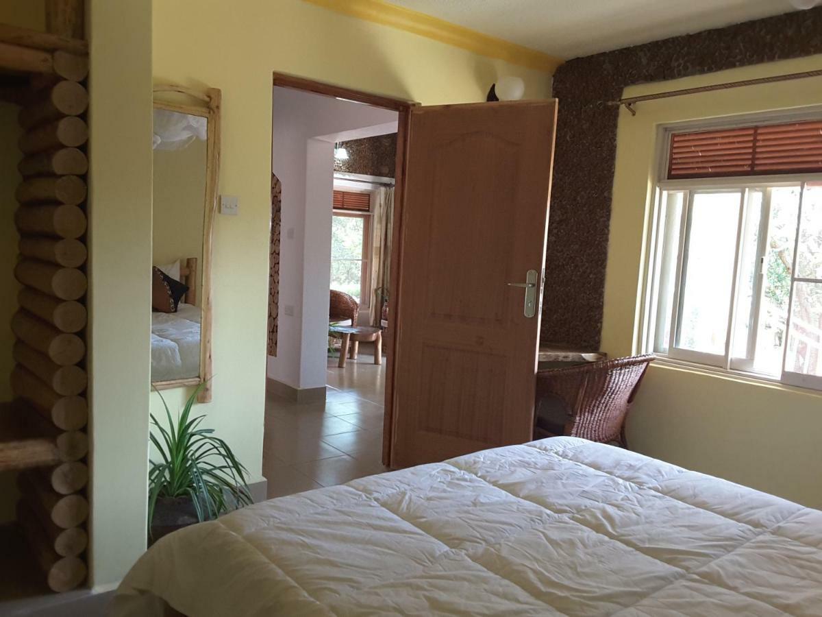 Lira Brownstone Country Home المظهر الخارجي الصورة
