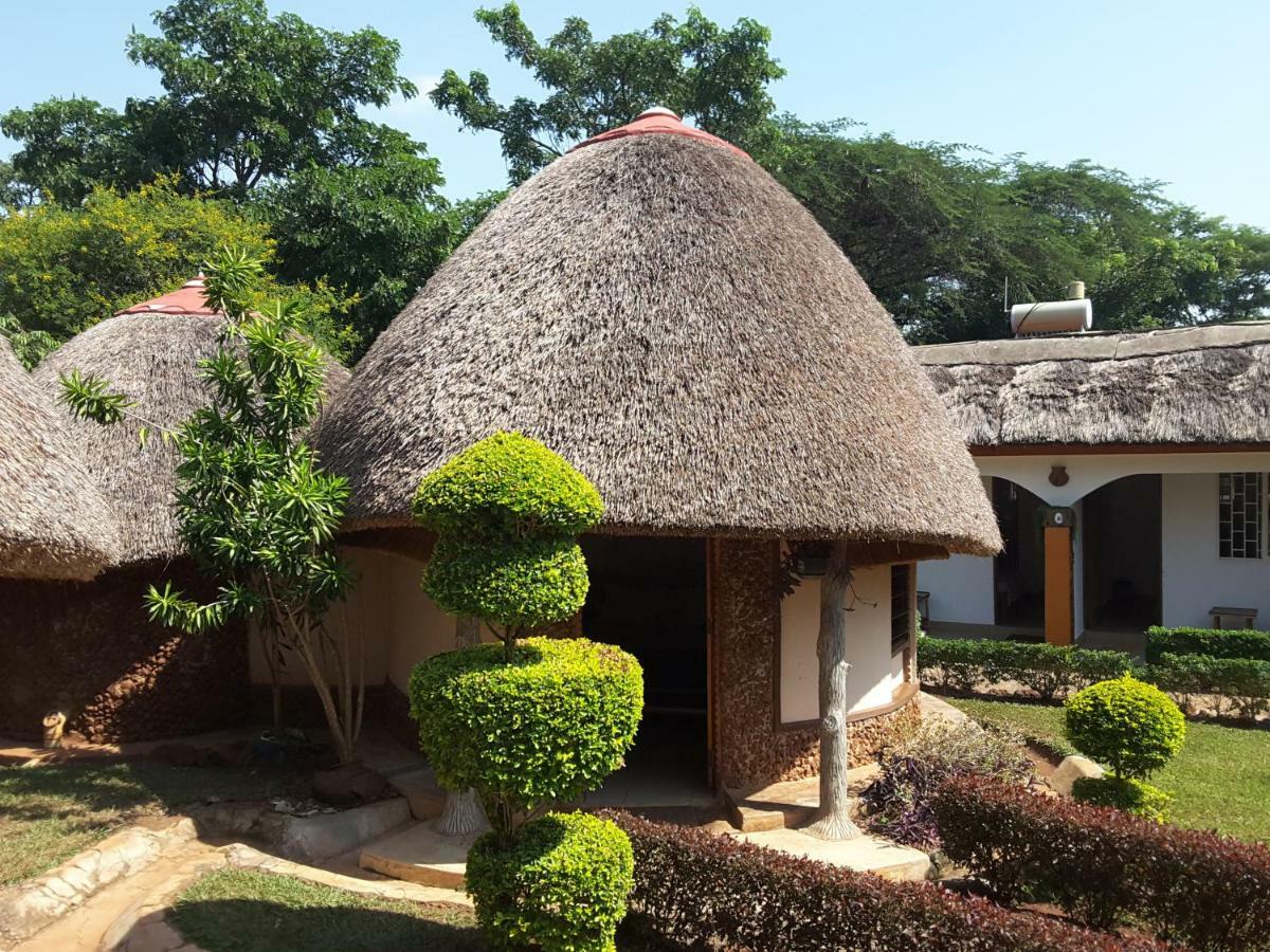 Lira Brownstone Country Home المظهر الخارجي الصورة