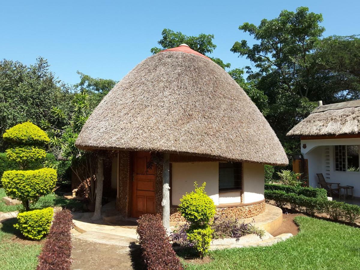 Lira Brownstone Country Home المظهر الخارجي الصورة
